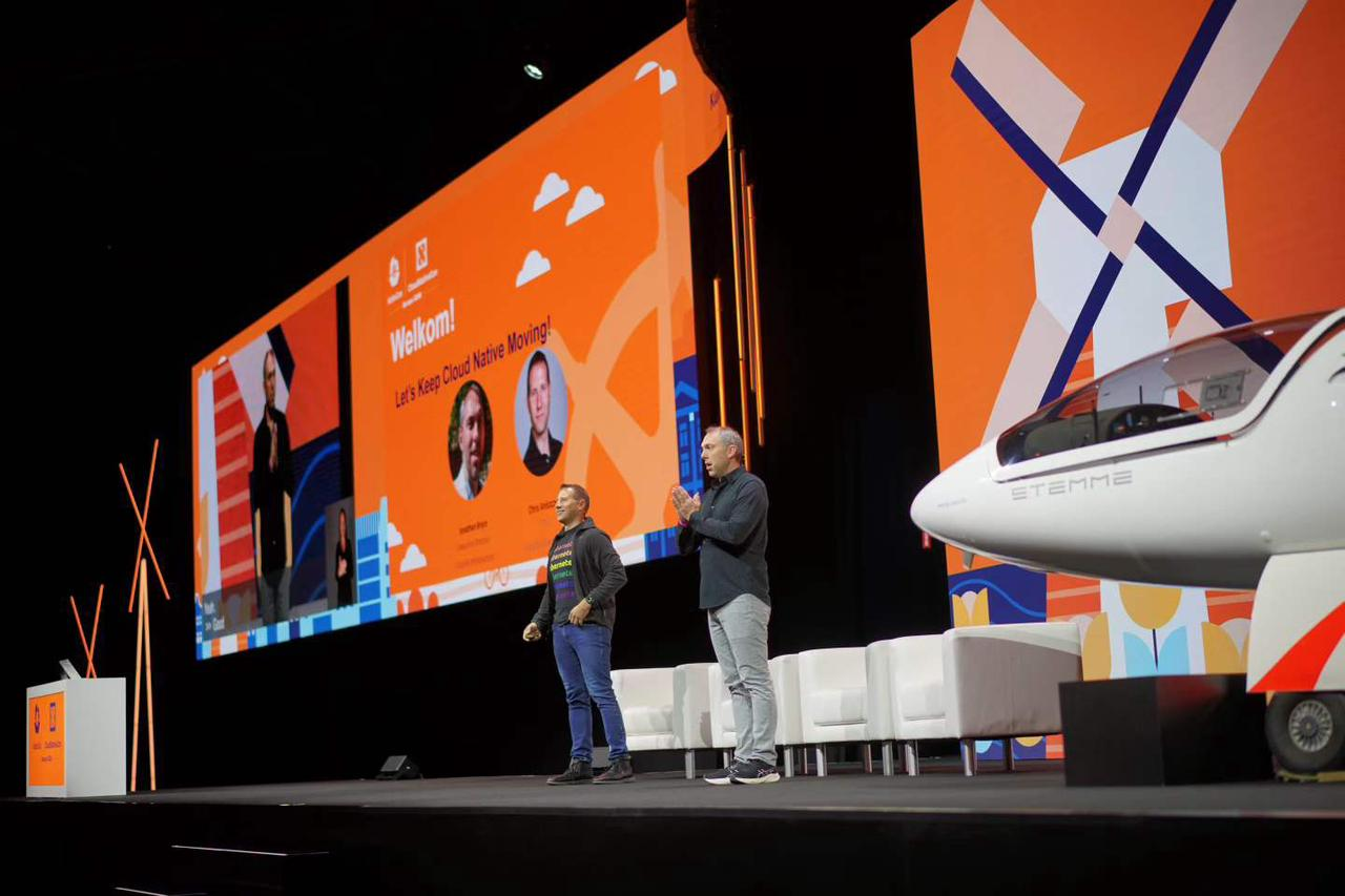 KubeCon Keynote — Linux Foundation CEO Jonathan 和 CNCF CTO Chris 联合主持